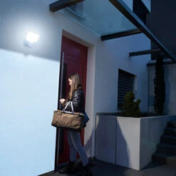 Brennenstuhl 20W Cool White LED Wifi Floodlight With PIR Sensor - Black -Home Lighting Store 62508 11