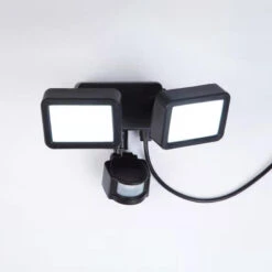 Envirolight 20W Daylight LED Twin Floodlight With PIR Sensor 8 Envirolight 20W Daylight LED Twin Floodlight With PIR Sensor -Home Lighting Store 62722 05